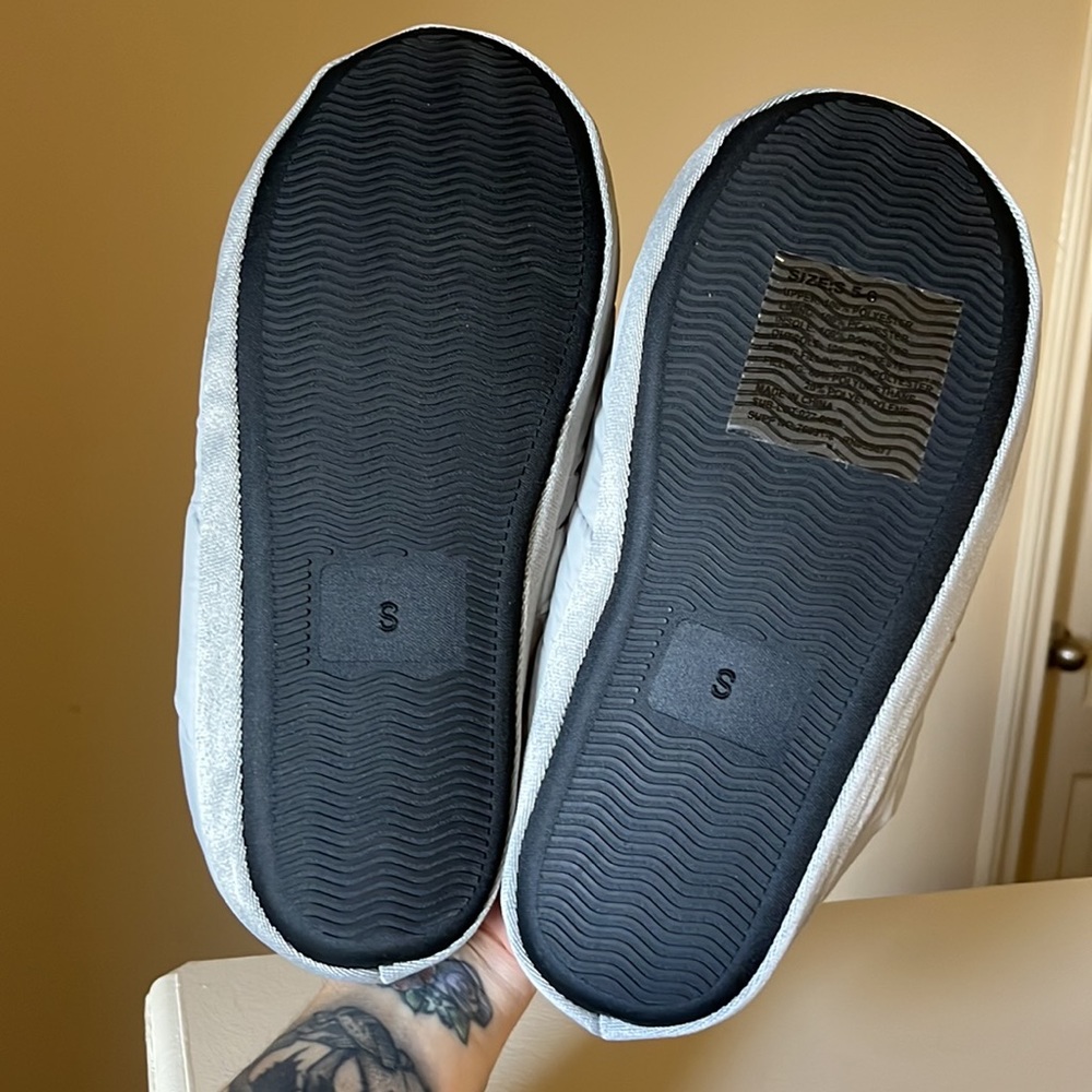 Target slippers - Picture 2 of 4